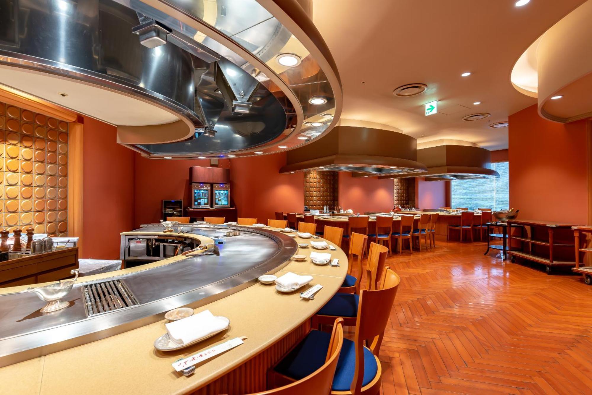 Hotel Okura Fukuoka Fukuoka  Exteriör bild Interior of a sushi-go-round