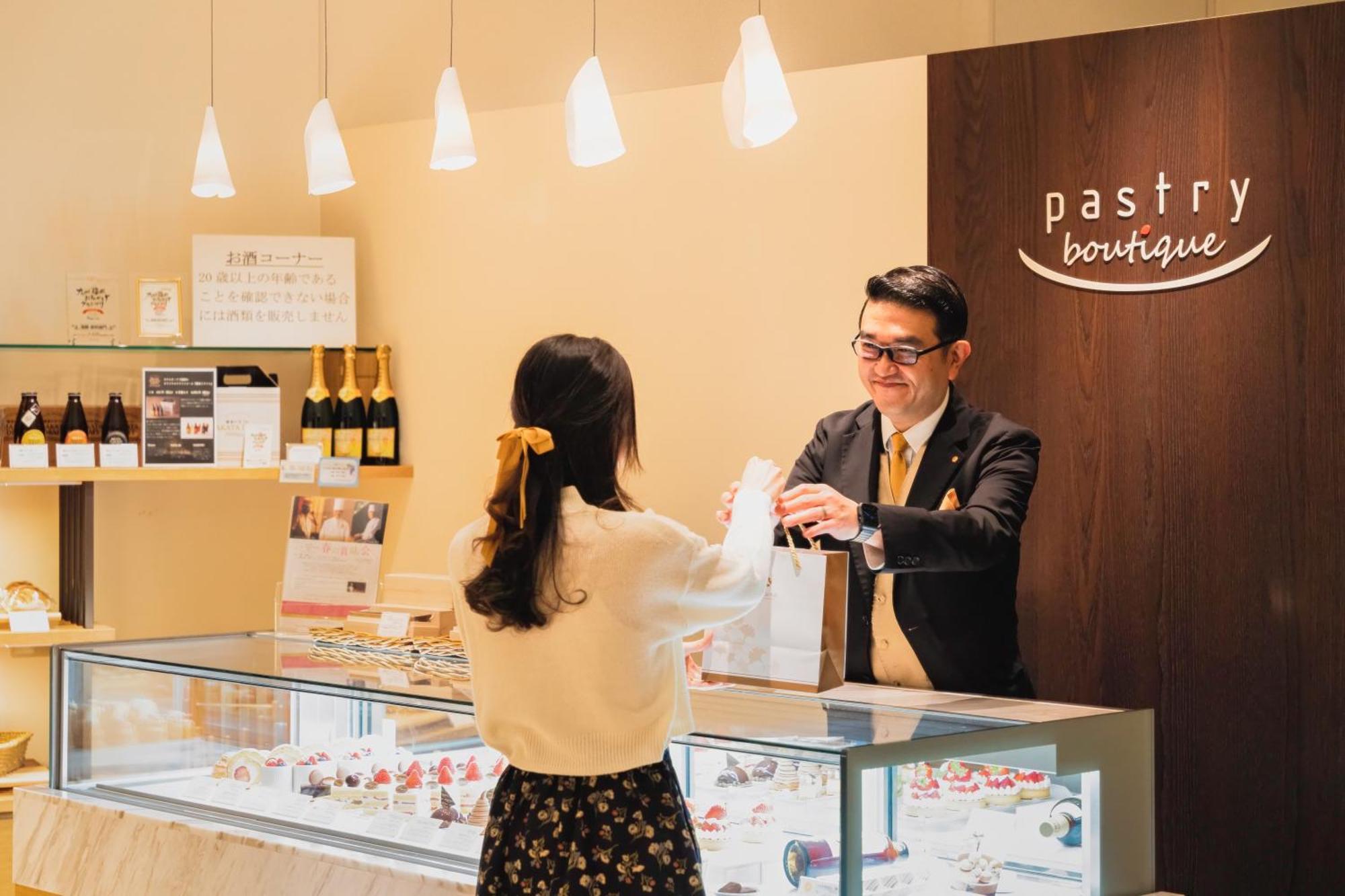 Hotel Okura Fukuoka Fukuoka  Exteriör bild A pastry boutique in Japan