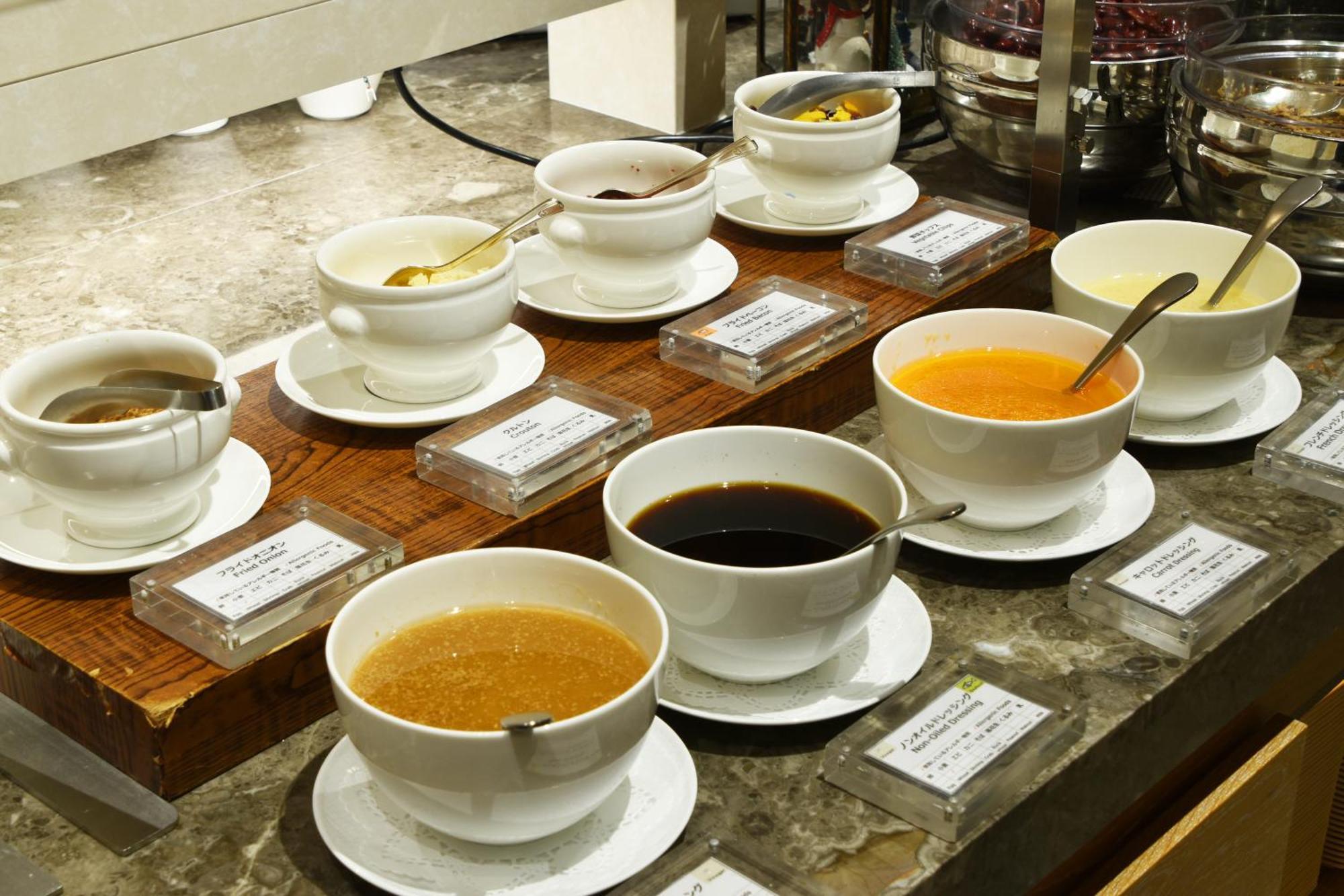 Hotel Okura Fukuoka Fukuoka  Exteriör bild Assorted teas at a hotel