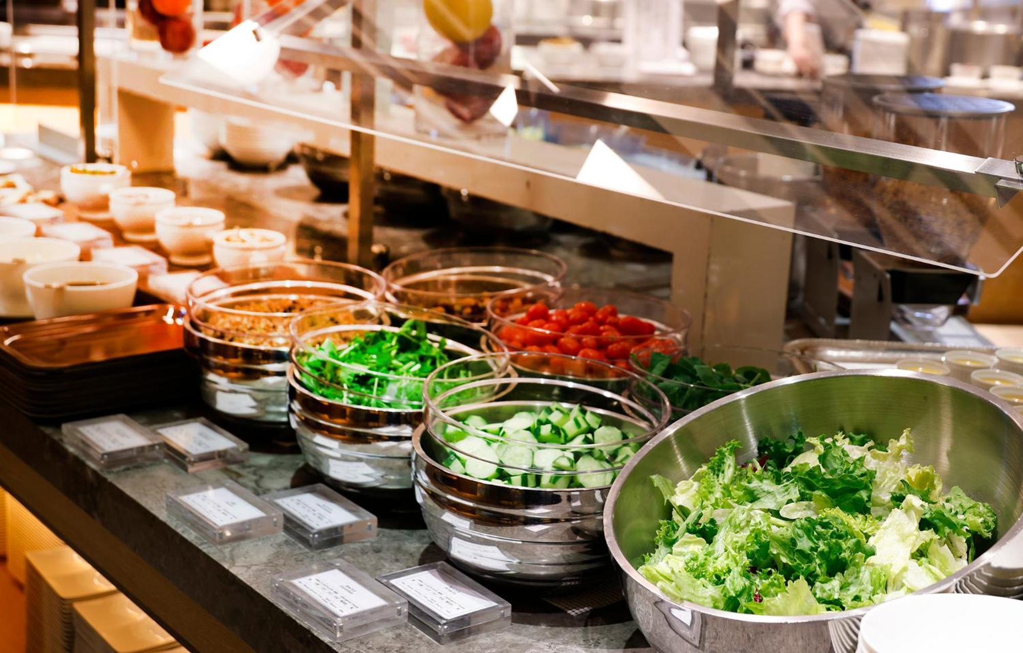 Hotel Okura Fukuoka Fukuoka  Exteriör bild A salad bar