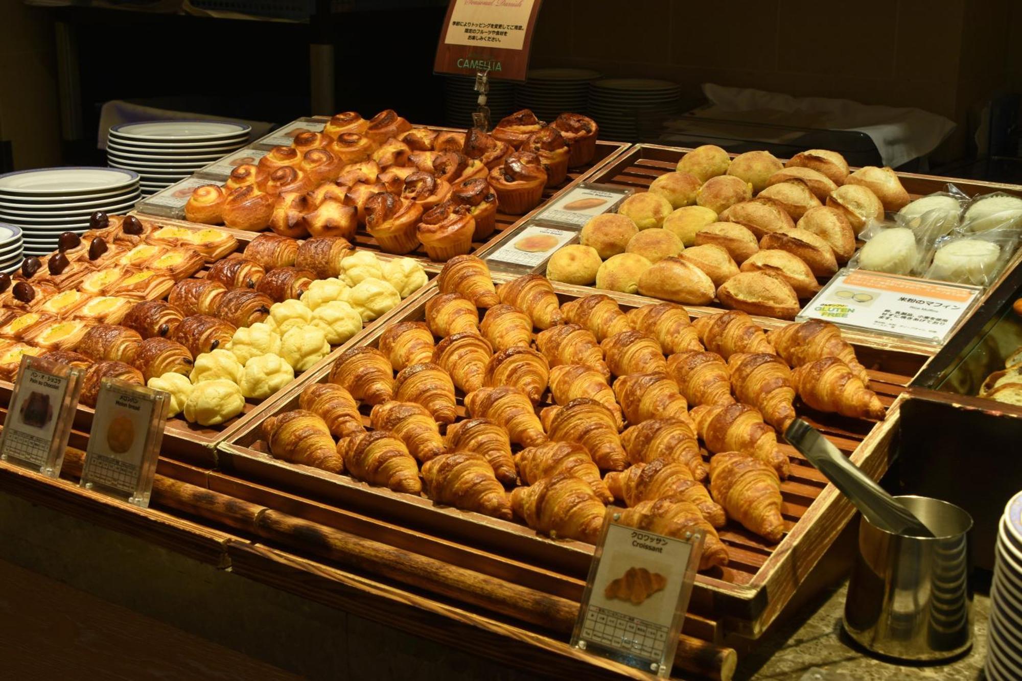 Hotel Okura Fukuoka Fukuoka  Exteriör bild Swedish pastries