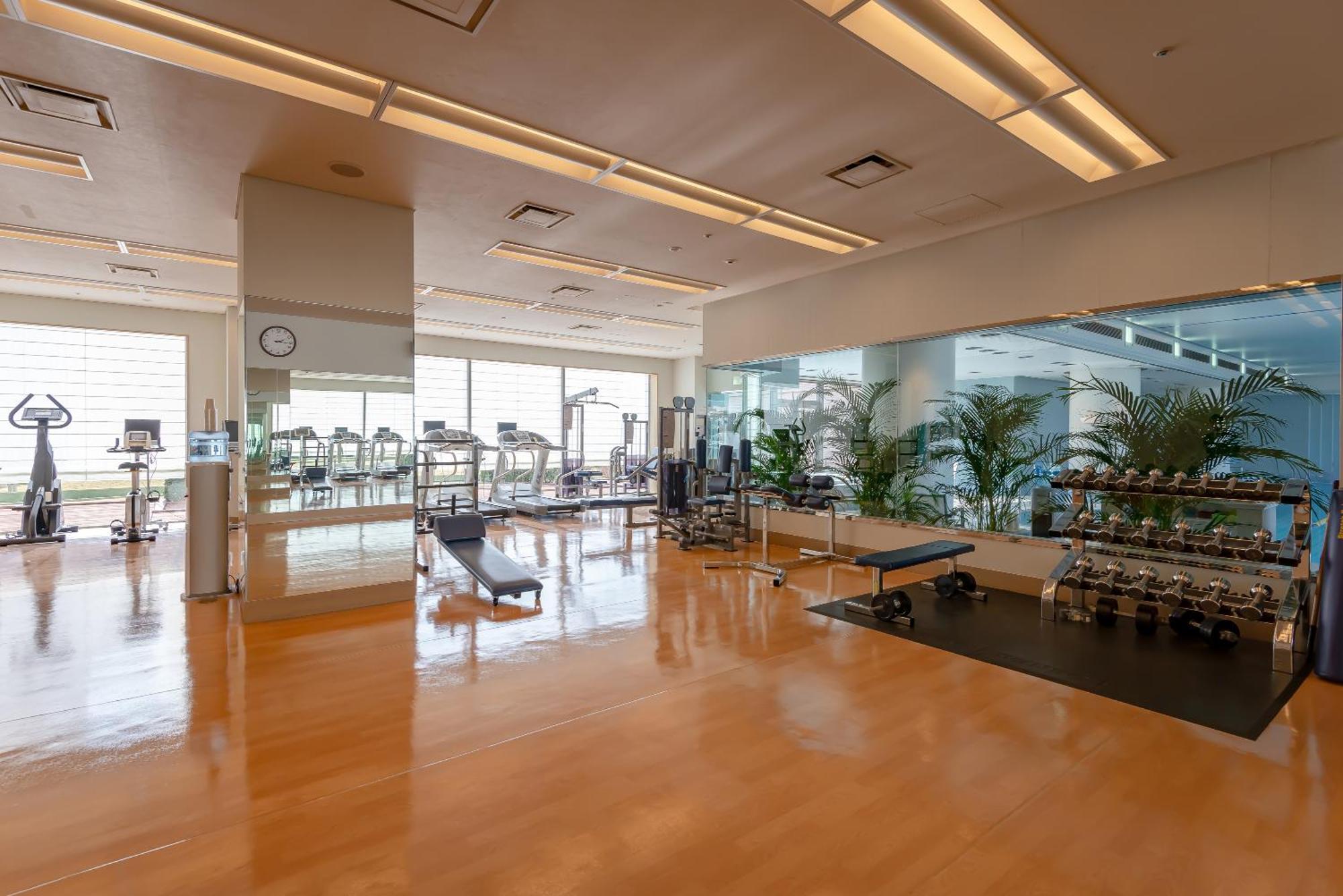 Hotel Okura Fukuoka Fukuoka  Exteriör bild The gym at the Ritz-Carlton, Osaka